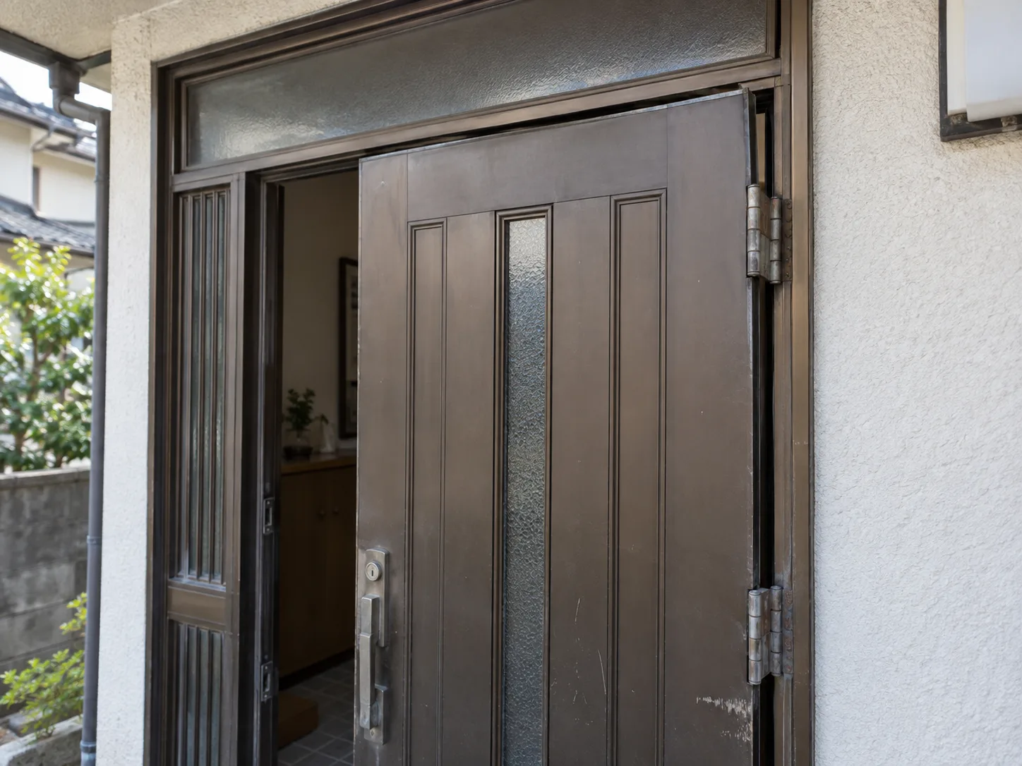 ドアの開閉が重い、建て付けが悪いのイメージ